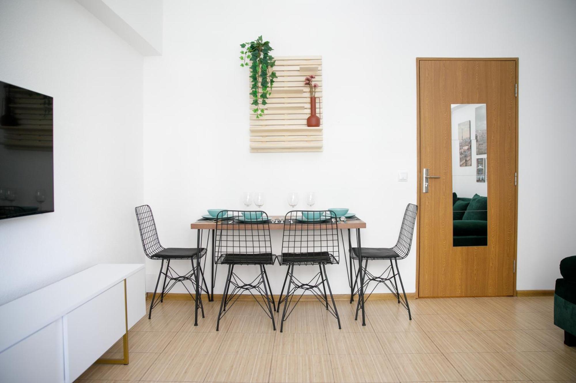Color Apartments Corneliu Coposu No3 Bukarest Kültér fotó