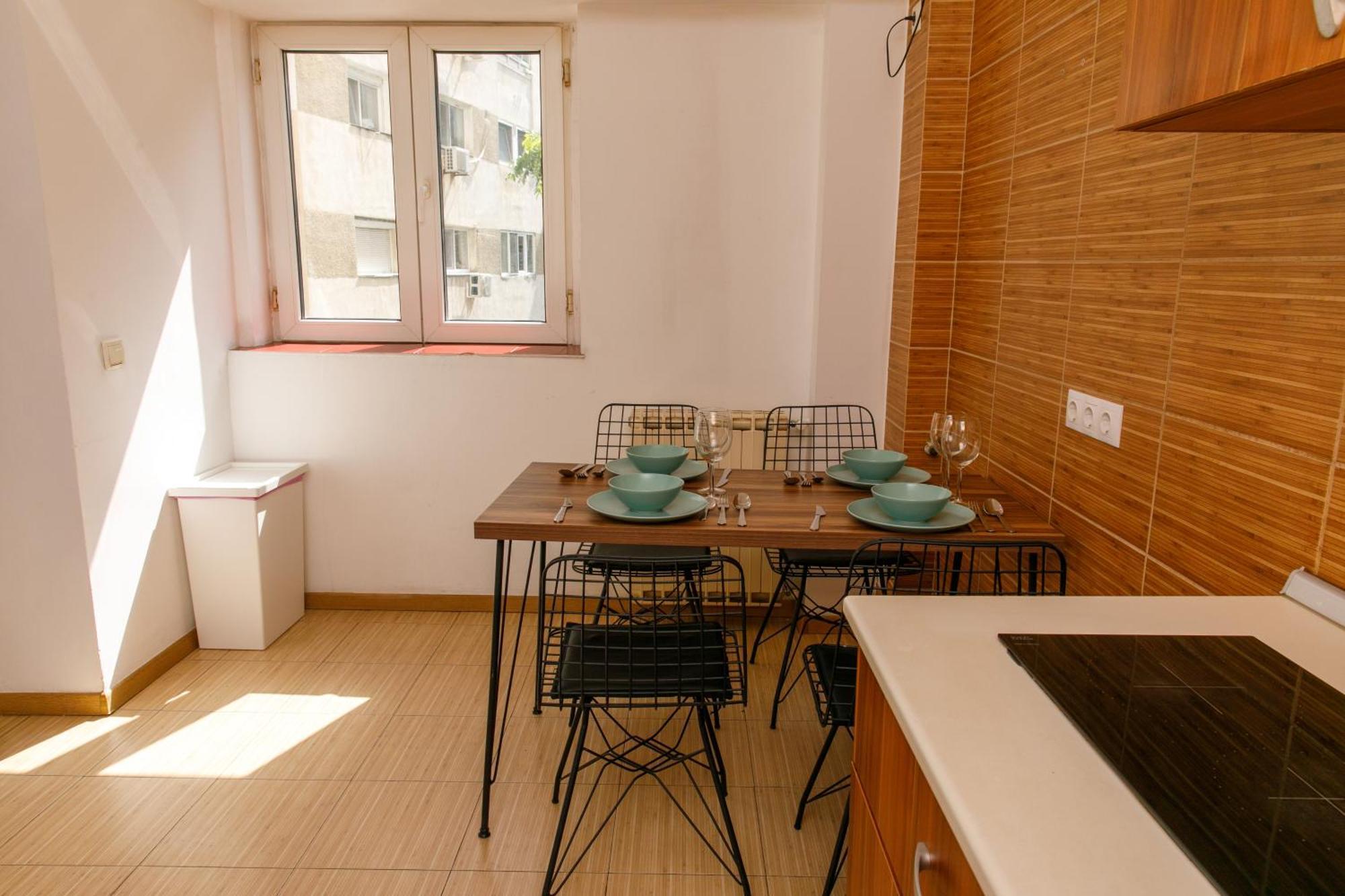 Color Apartments Corneliu Coposu No3 Bukarest Kültér fotó